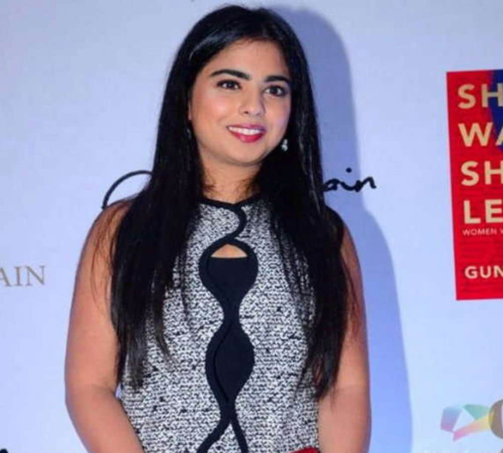 mukesh ambani daughter isha ambani make her bolllywood debut with akshay kumar