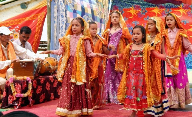 Annual function in bedinag school