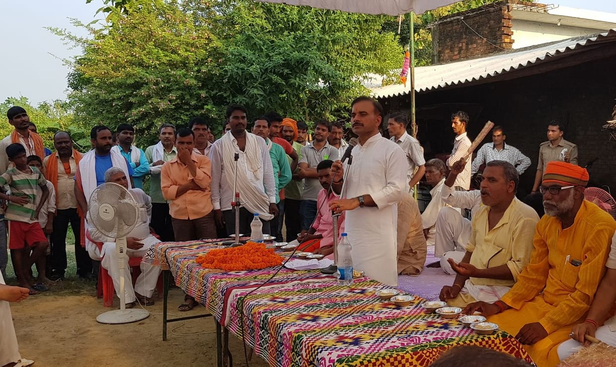 चौपाल में ग्रामीणों की समस्याओं से रुबरु हुए विधायक