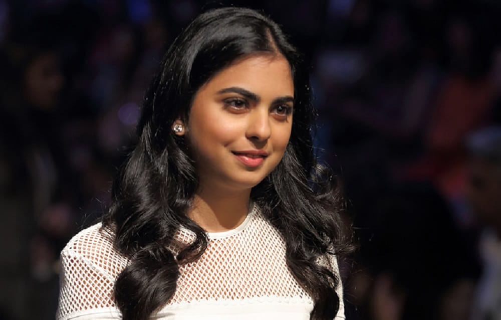 mukesh ambani daughter esha ambani to produce akshay kumar film battle of saragari with karan johar