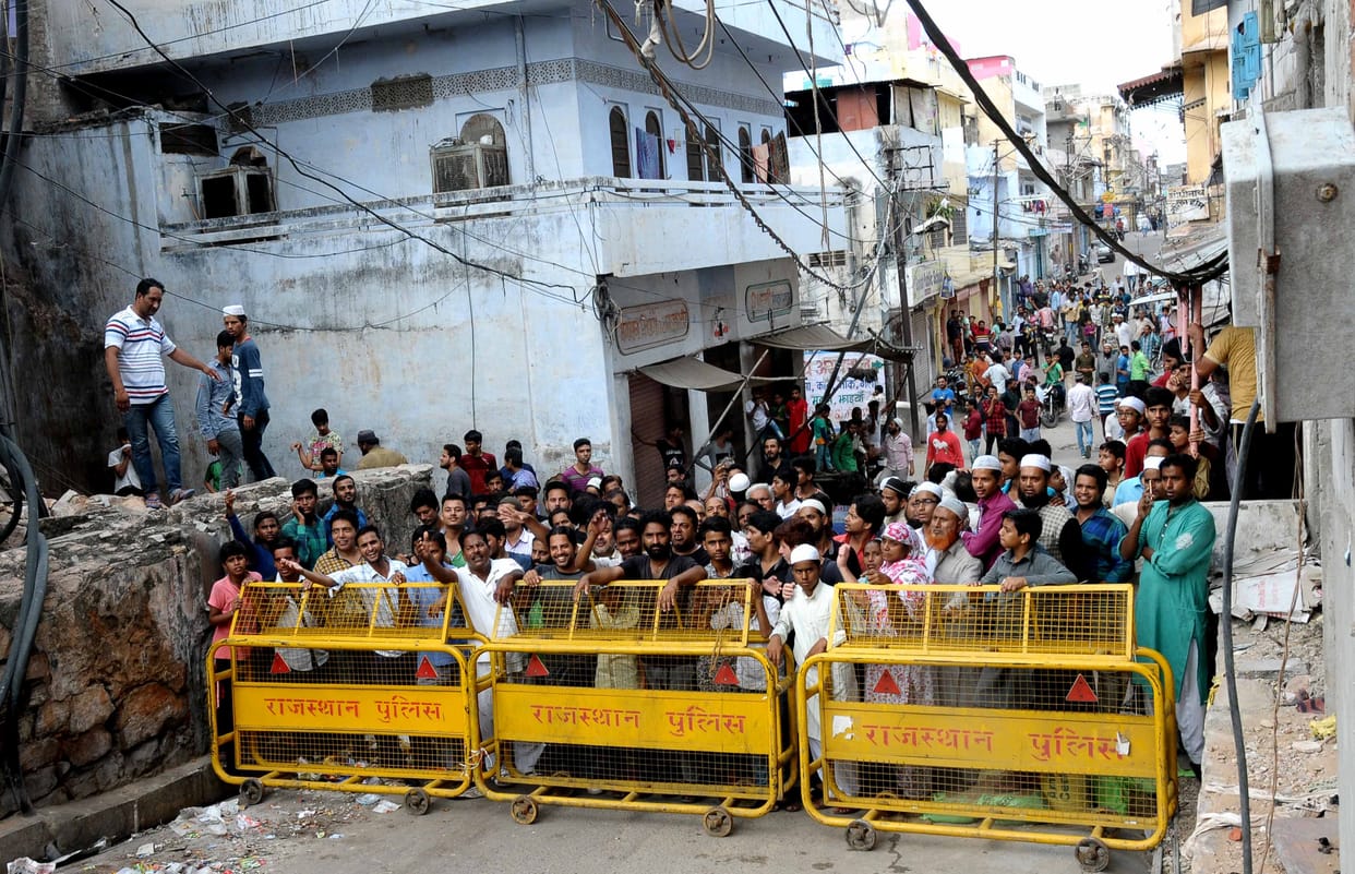 one more died in small clashes happened in jaipur 