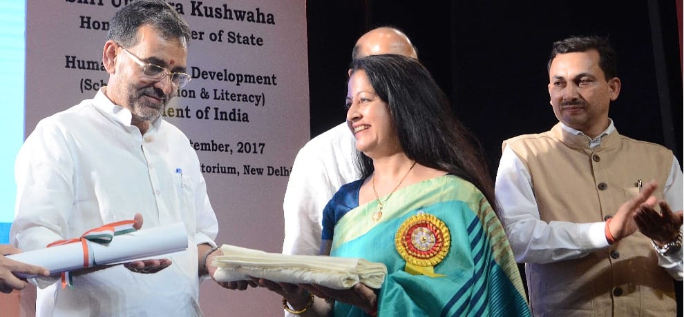 Upendra Kushwaha confers CBSE Teacher Awards 2016-17