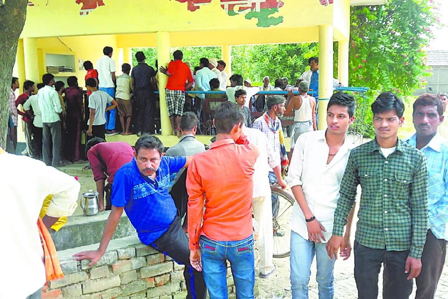 police beats former MLA and his familymen in sultanpur.