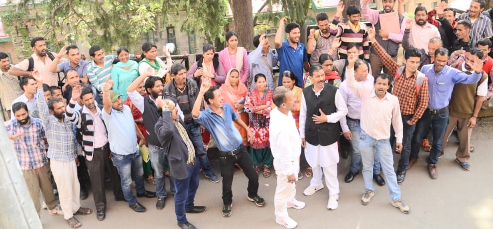mc shimla saheb society workers on strike