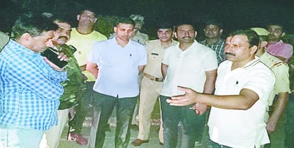 Encounter : police custody encounter, accused killed, 2 policemen injured