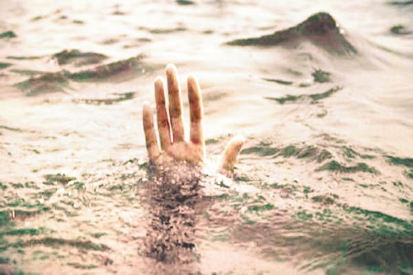 दोबारा युवती की तलाश में नदी में उतरे गोताखोर