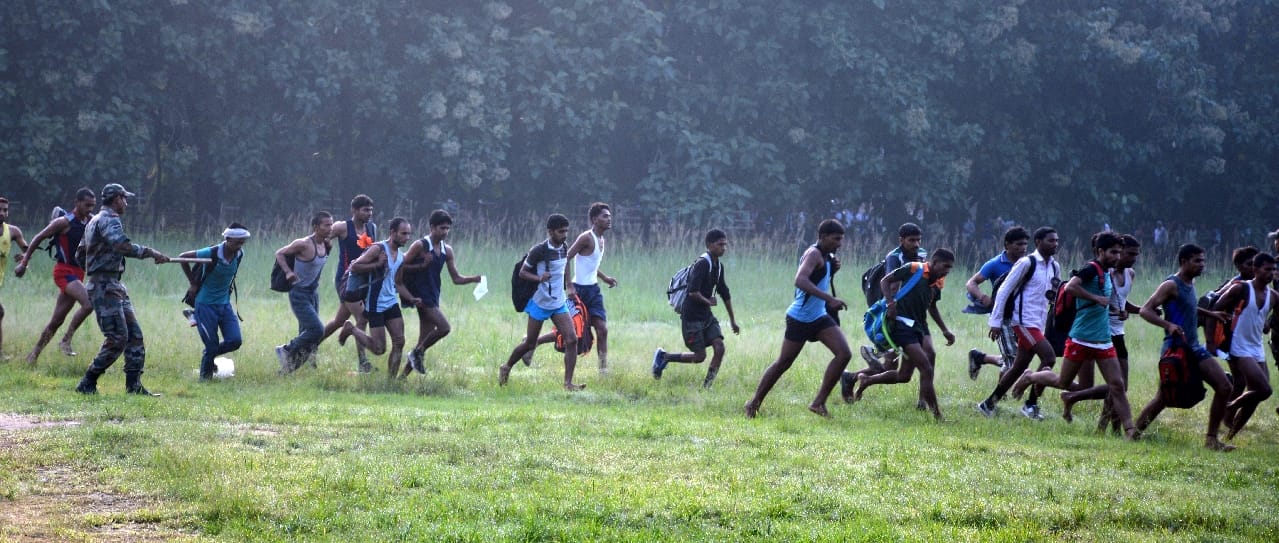 Above ten thousand youth participate against only 27 post in army bharti relly
