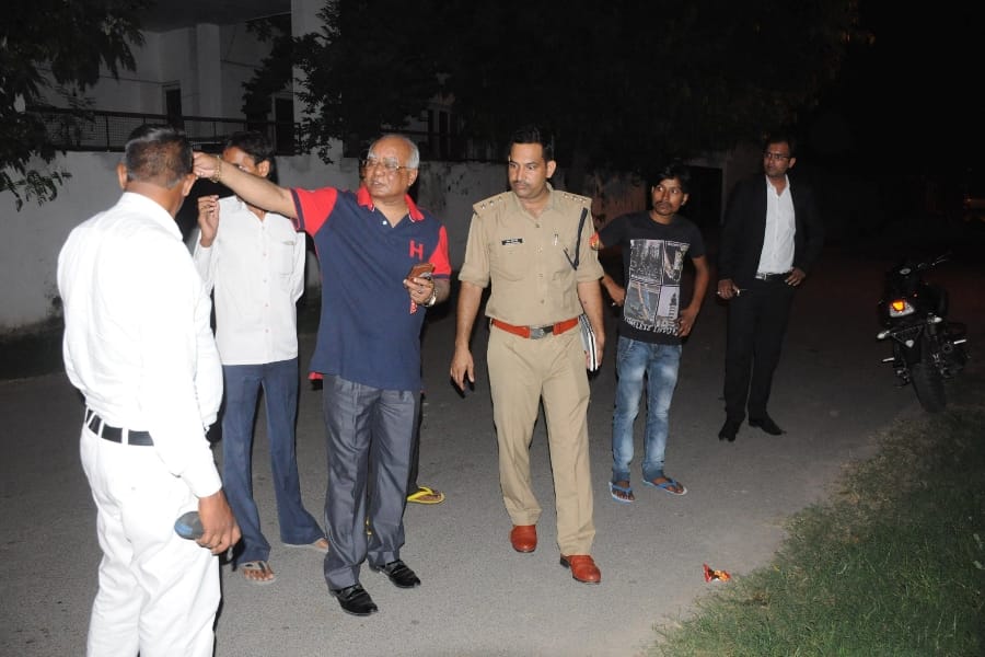A rape victim get shot in Lucknow.