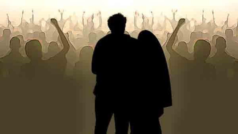 People caught lover couple going to suicide attempt in gorakhpur