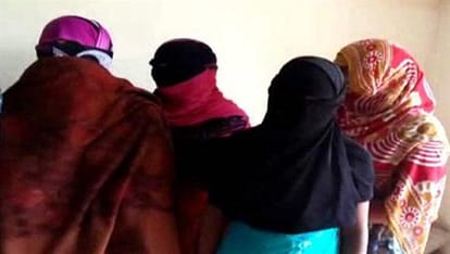 police arrested 20 young man and girl for sex racket in gorakhpur