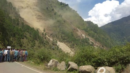 Landslide on yamunotri highway yatra stop due to landslide