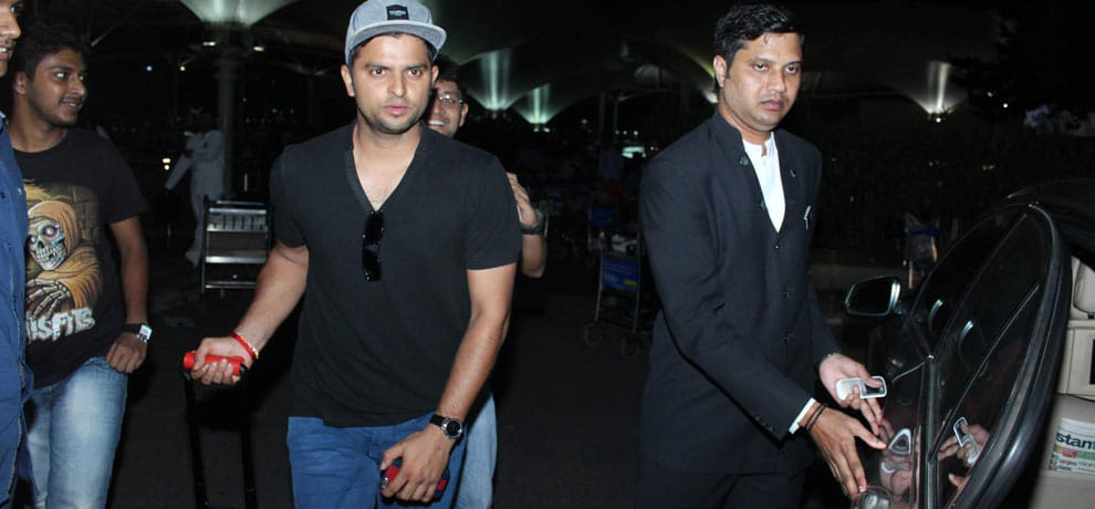 suresh raina escape in car accident on his way to kanpur from delhi near etawah