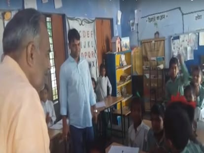government school students respond quickly to education minister questions in english