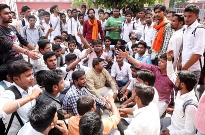 Ruckus on the beating of ABVP leader in Aligarh