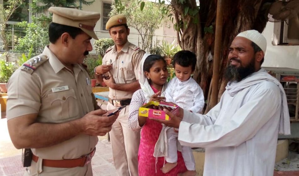 bhojpuri actor kidnaps son with live in partner to teach lesson to his wife in delhi