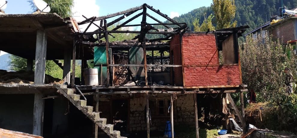 Himachal Kullu Man burnt alive in LPG cylinder fire mishap