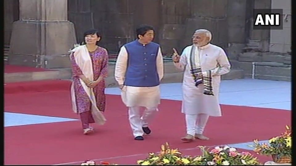 PM Narendra Modi welcomes Japanese PM Shinzo Abe