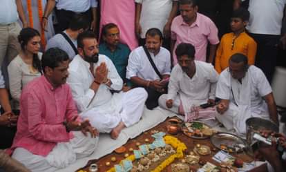 sanjay dautt in varanasi do pind daan