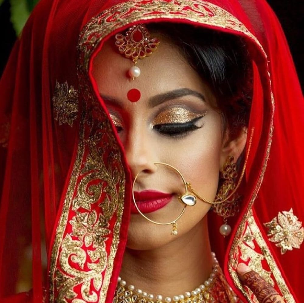 Delhi Bride Fought With A Shop For 8 Years Because Her Lehenga Was 2 Inches Short