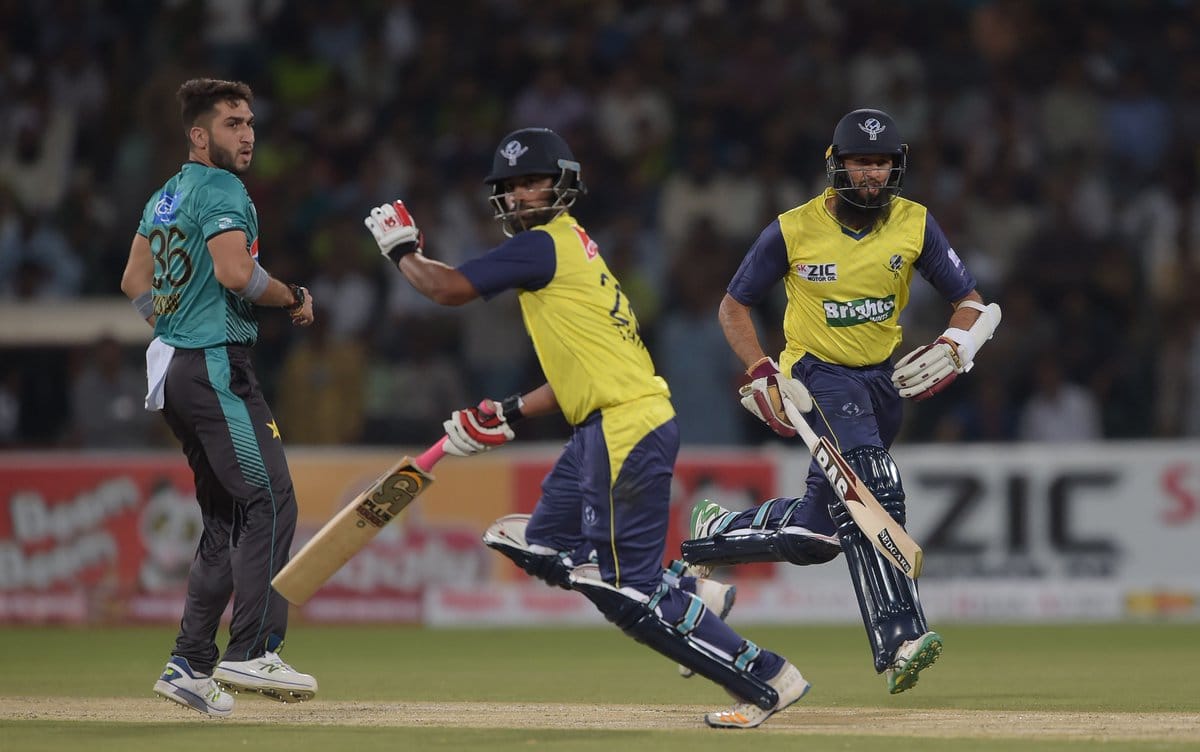  Hashim Amla-Thisara Perera power World XI to a thrilling 7 wicket win in Second T-20