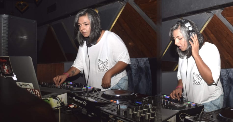 Varnika Kundu Starts playing DJ in Sector 26 Discotheque