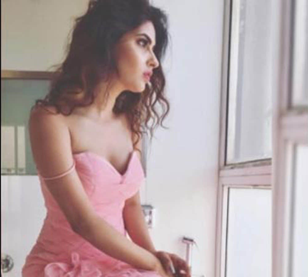 karishma sharma parents reaction about her bold scene in ragini mms