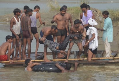 Boat sank in the river, 19 dead