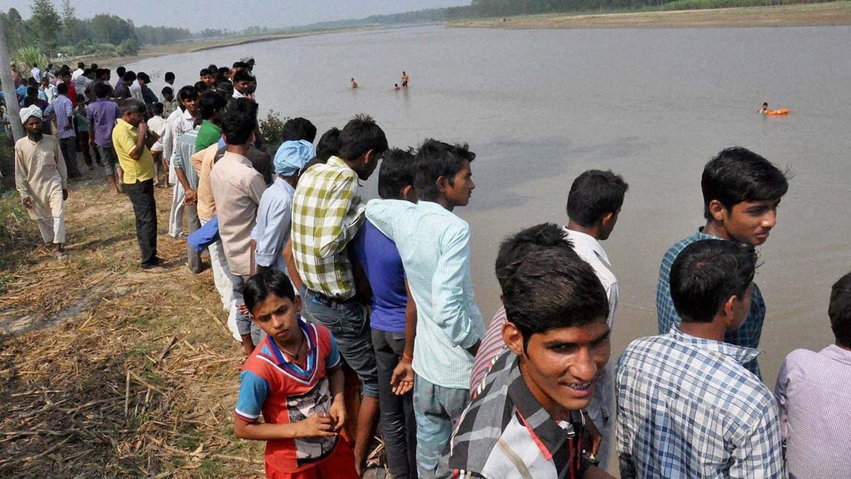6 people dead after drowning in ganga in maranchi
