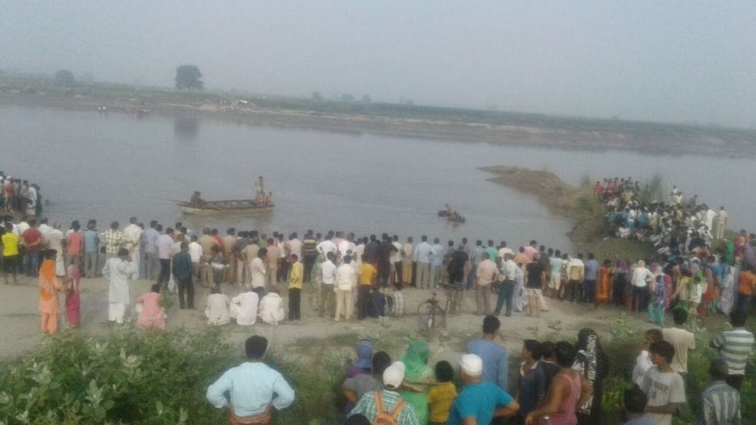 Baghpat: many people dead after a boat carrying over 24 people capsized in Yamuna river