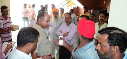 Himachal Una Police raid in hotel Three couples held for immoral activities 