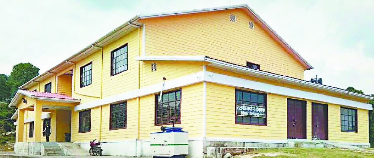 Made of luxurious buildings with aluminum and fiber