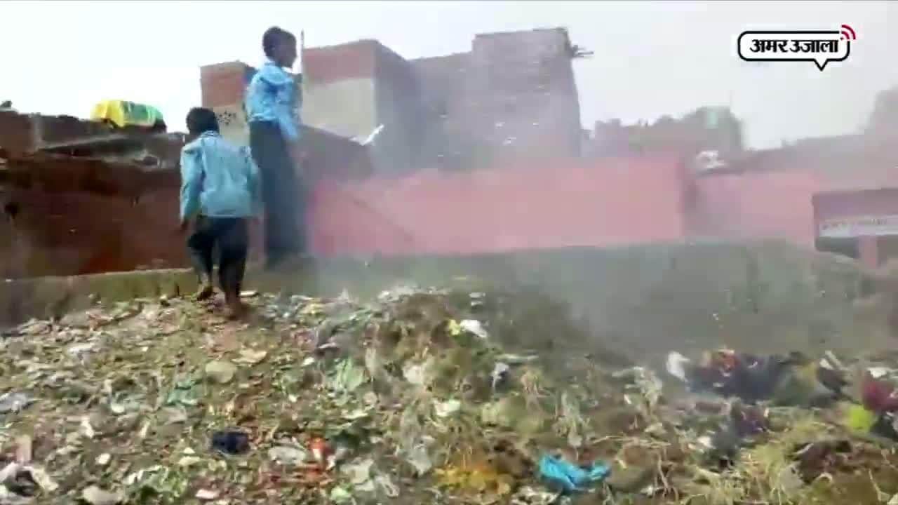 शिक्षा की धज्जियां