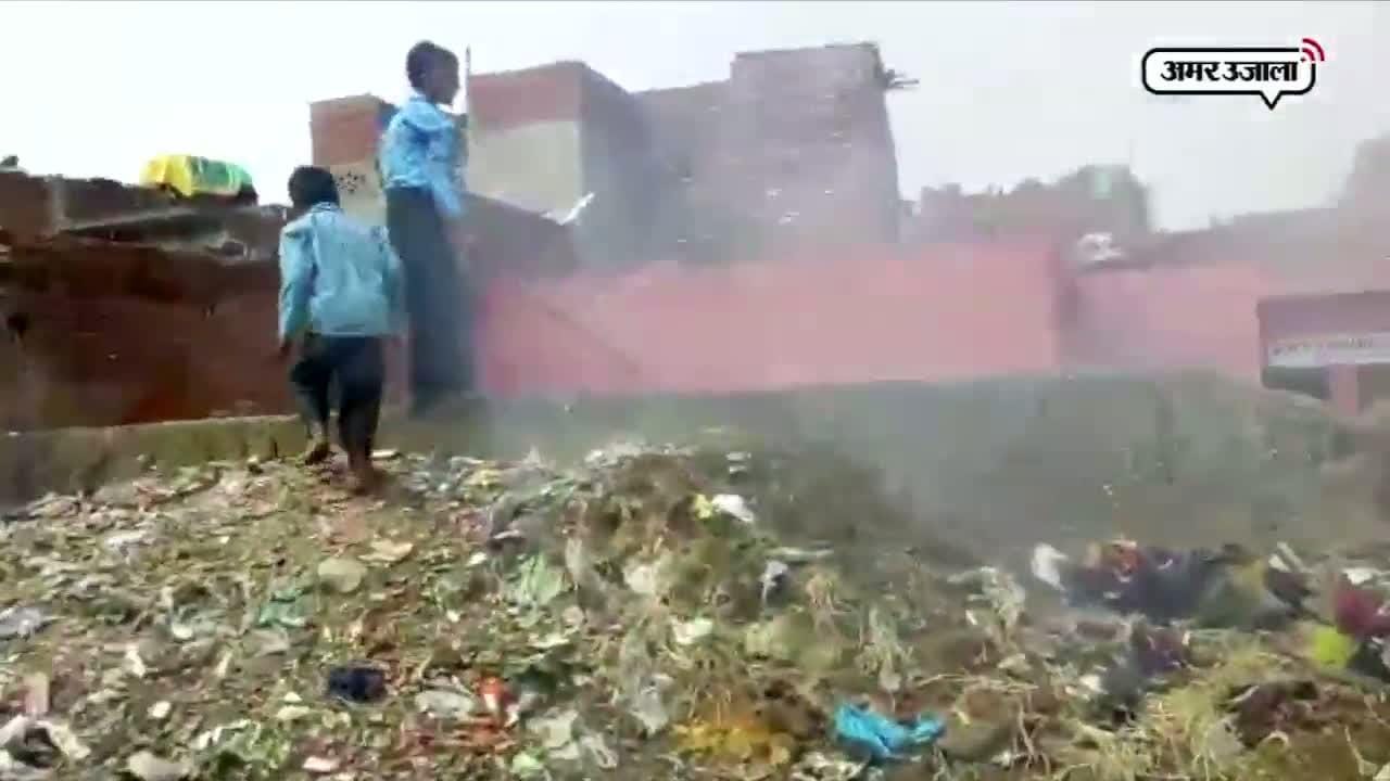 शिक्षा की धज्जियां