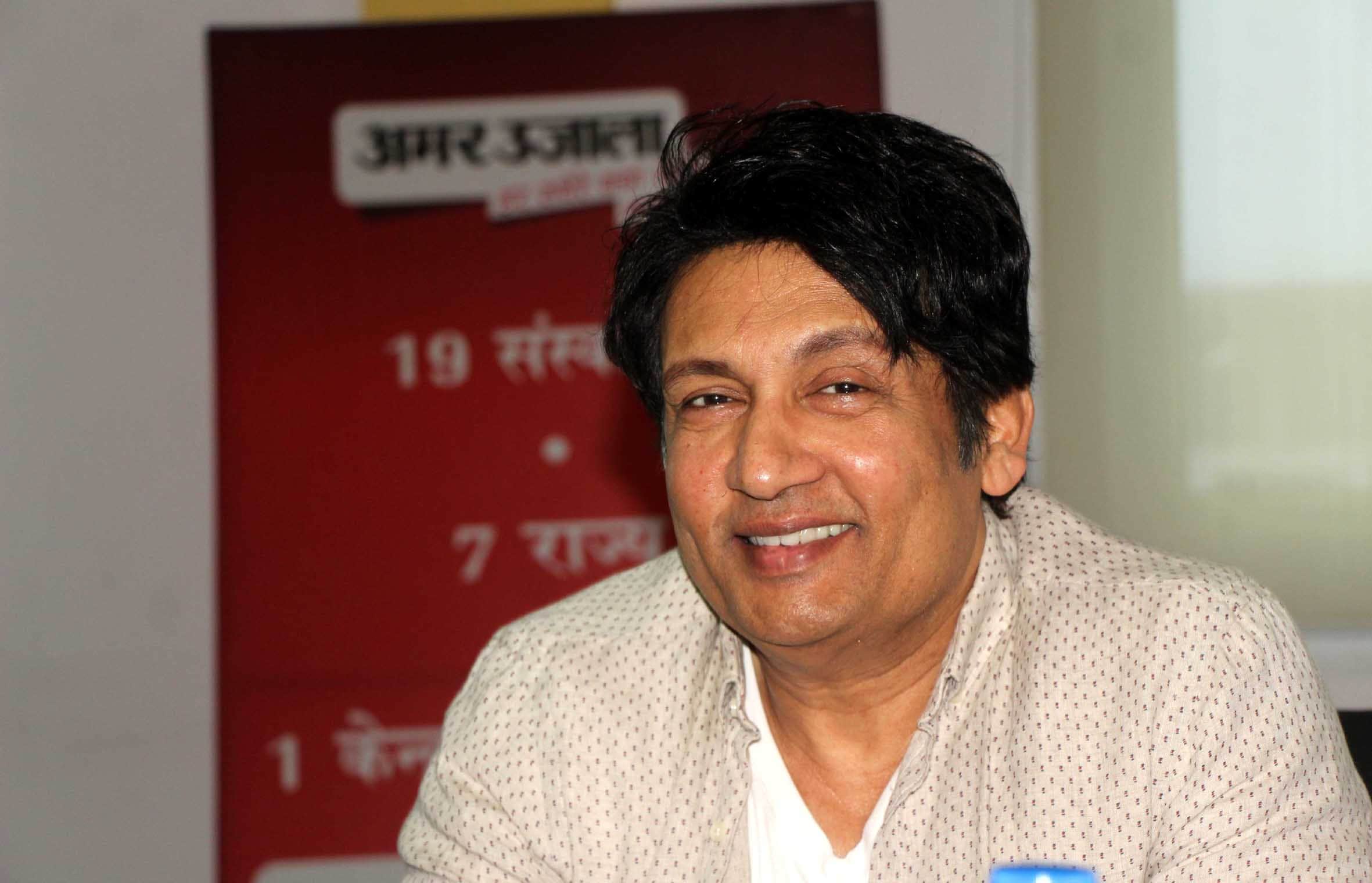 shekhar suman share insects inside the cap of cold drink