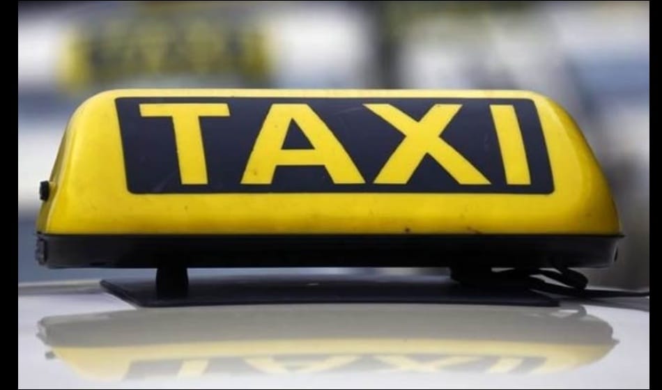cheap taxis available at amausi airport for travellers returning from abroad