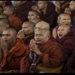 बौद्ध और रोहिंग्या मुसलमानों के बीच भड़की हिंसा 