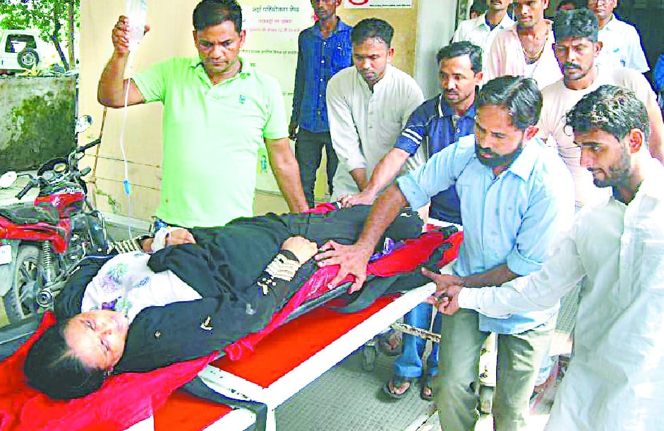 woman injured by getting off the train 