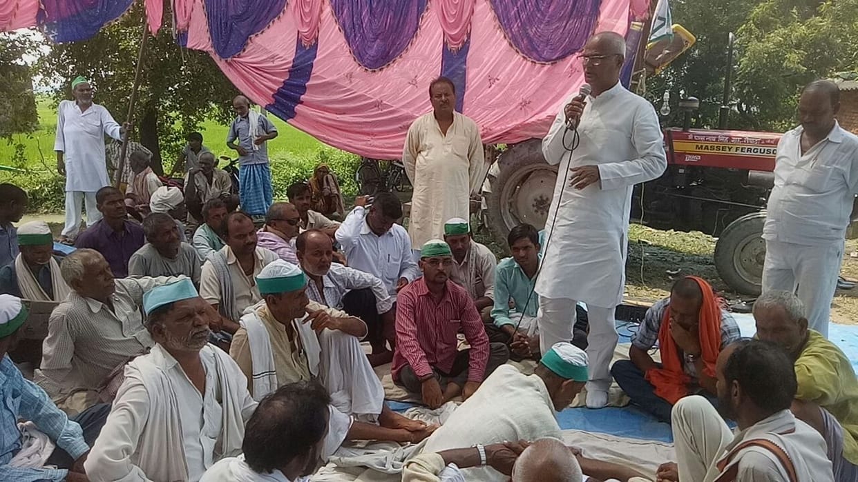 प्रदेश सरकार के नुमाइंदे किसानों का कर रहे है उत्पीड़न: पूर्व सांसद