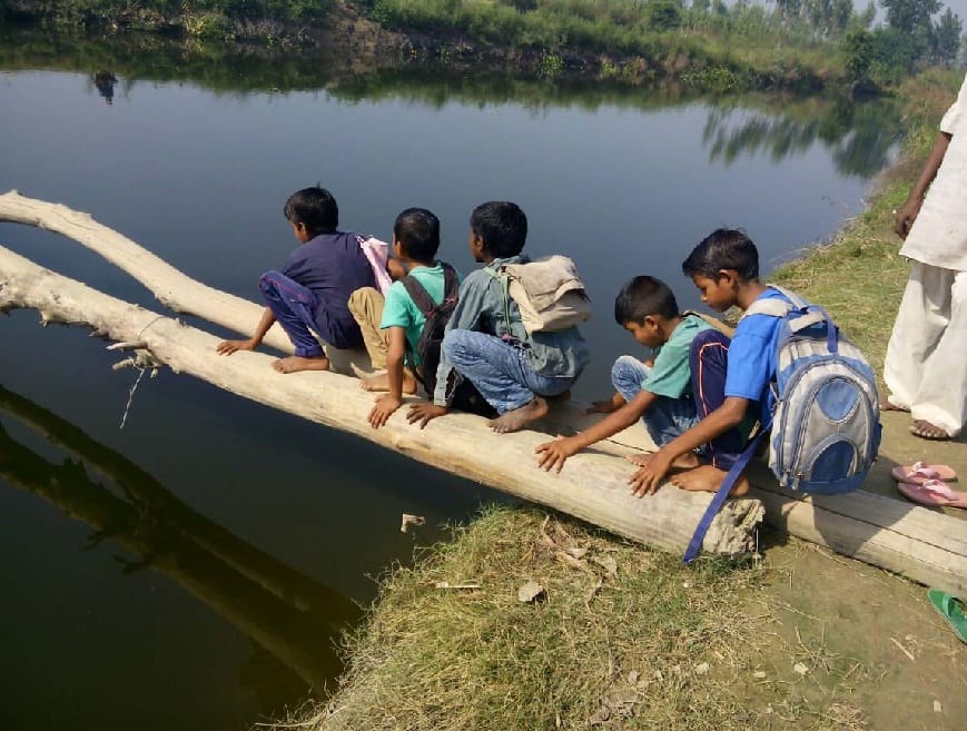 Traveling to death, school arrives, innocent, see photos