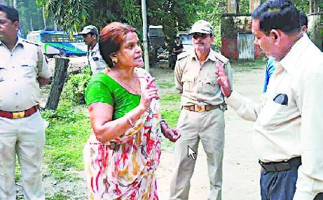 अवैध तरीके से लगाई गई दुकान पार्कदज कर्मियों ने उजाड़ी, हड़कंप.
