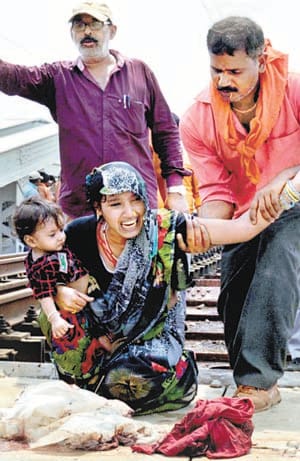 Railway worker's death, provocative staff stopped the bridge
