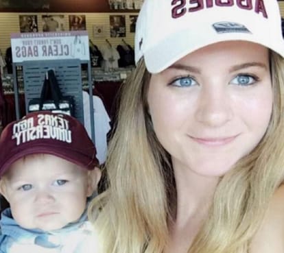 Watch teacher taking class carrying baby at texas university in the USA