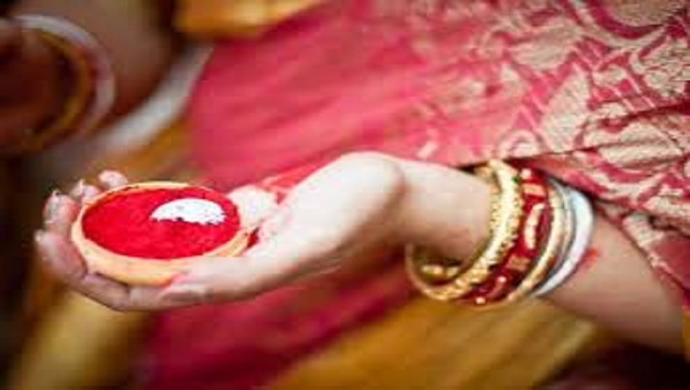 women asked for divorce to husband in Kaushambi