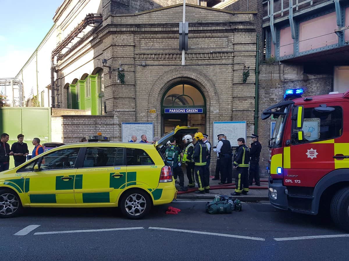 photos of london underground train blast 