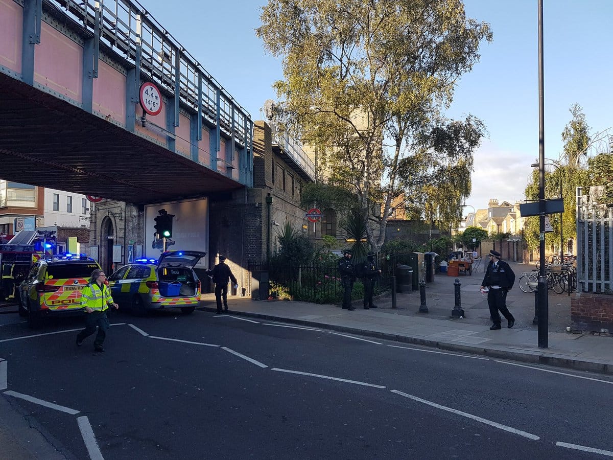 photos of london underground train blast 