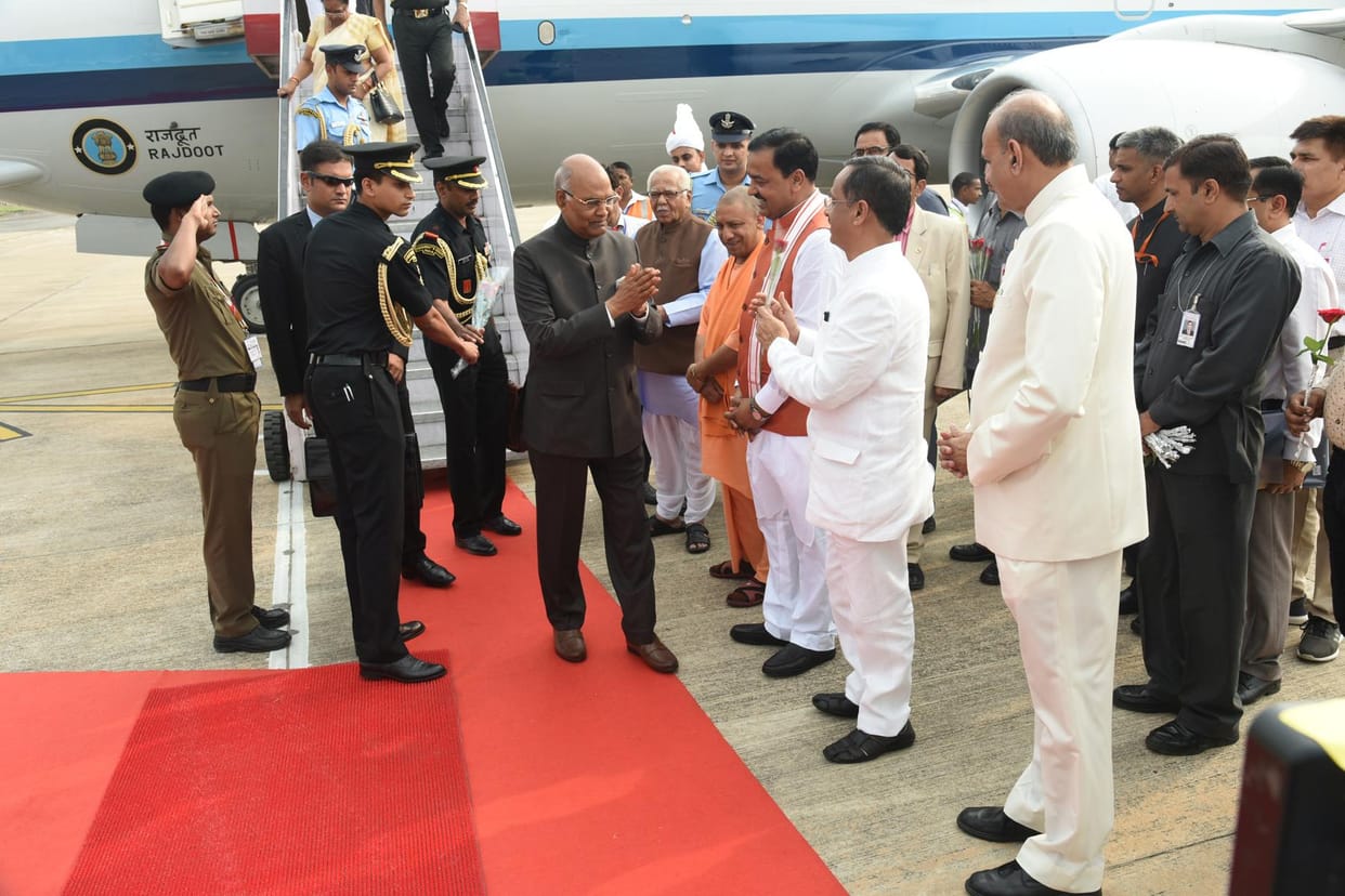 President eats kadhi and rice at dinner at cm house