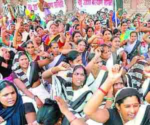 Asha Bahu protest against system