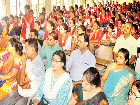 Hindi Day celebrated in Dhoom