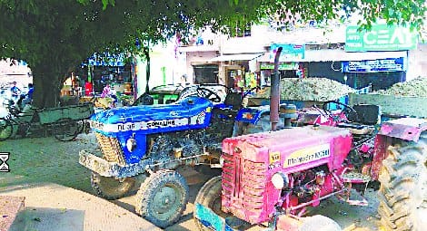 MP's brother hurts mining officer, catching sand-laden tractor trolley