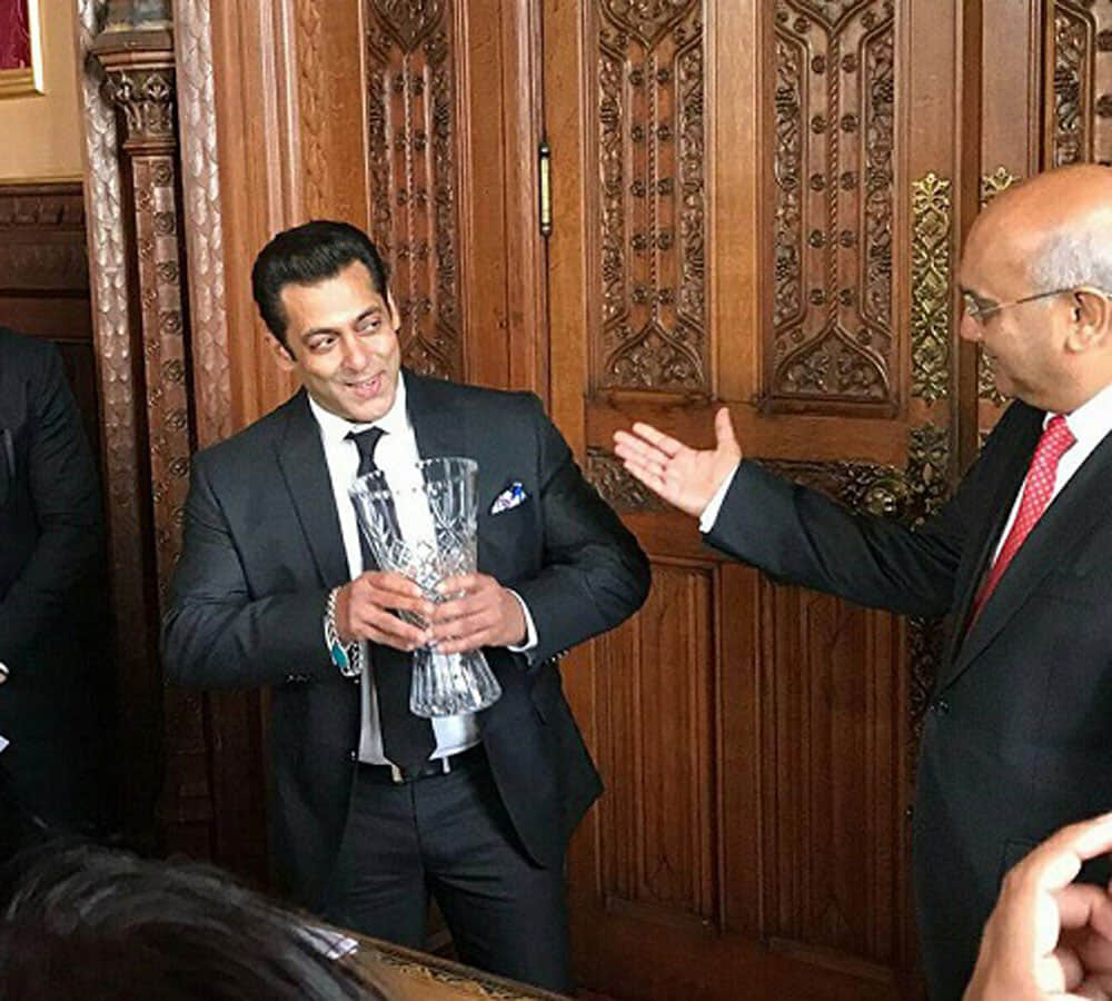 Salman Khan honoured by UK House of Commons with an award 